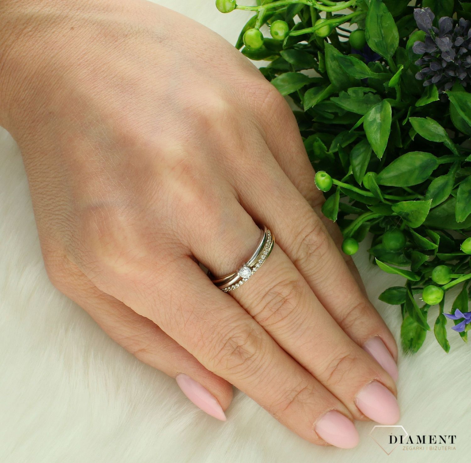 Złoty pierścionek damski 333 z białym złotem i cyrkoniami rozmiar 16 PI 3022.jpg